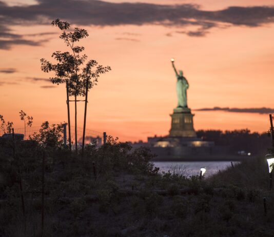 Живописное место для отдыха в Нью-Йорке: Губернаторский остров
