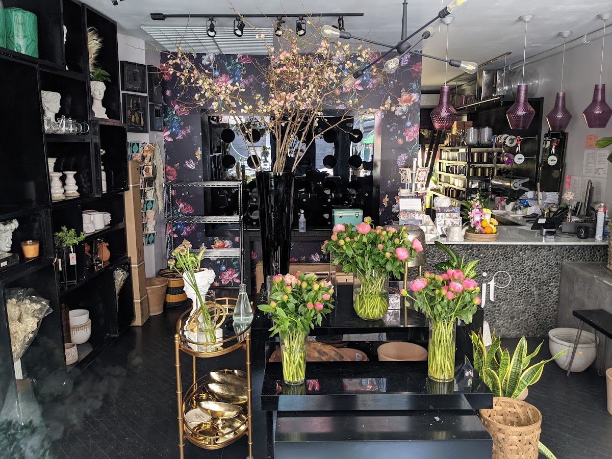Julia Testa — Florist